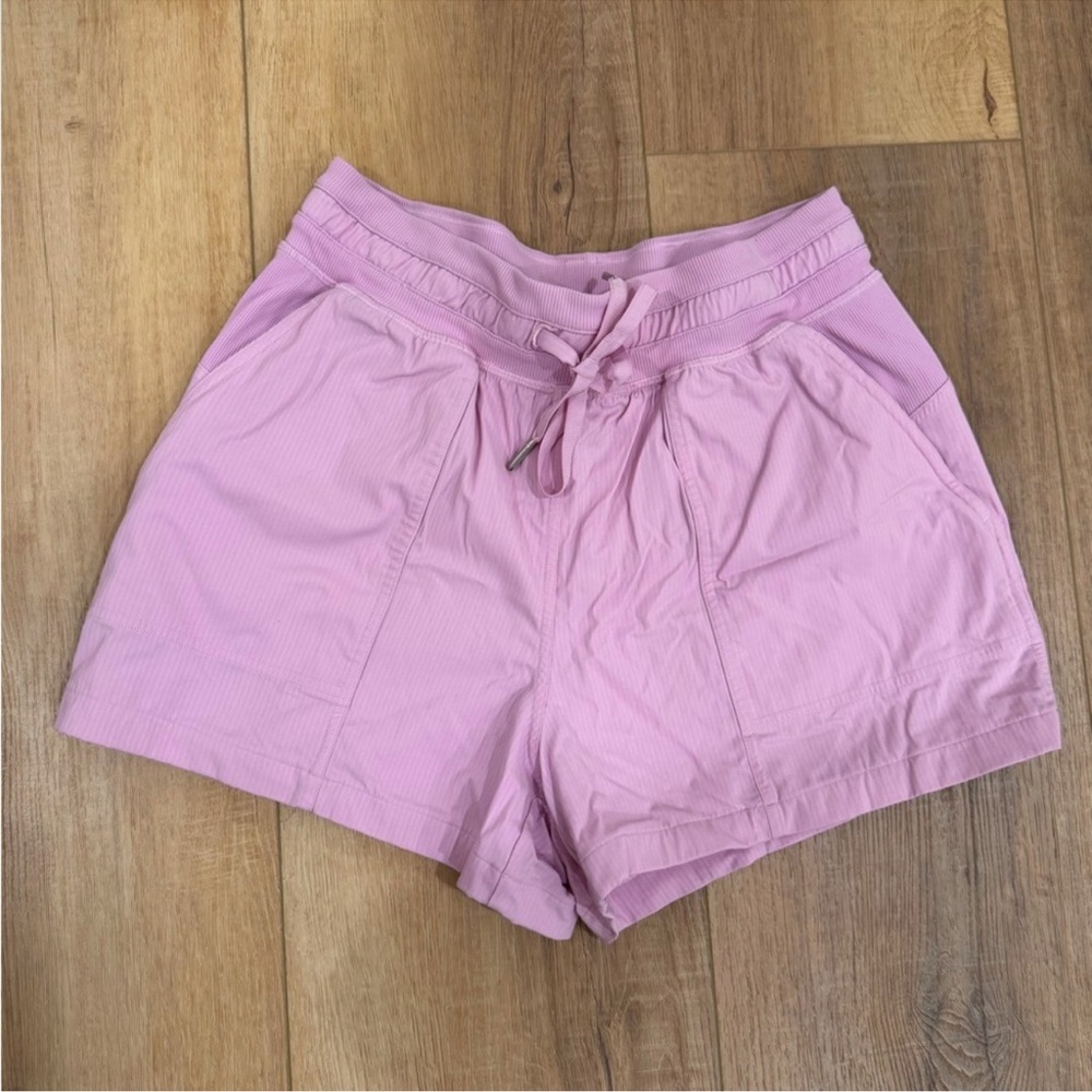 Lululemon Dance Studio Shorts size 6
